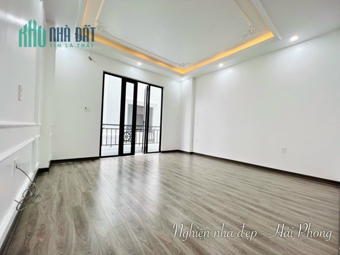 Bán nhà phố Hồ Sen, diện tích 62m 4 tầng mới tinh, GIÁ 4.38 tỉ ngõ ô.tô 7 chỗ