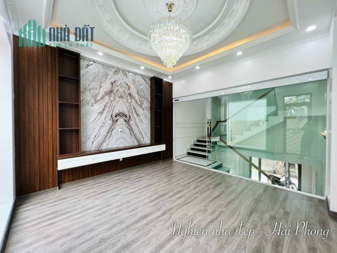 Bán nhà phố Hồ Sen, diện tích 62m 4 tầng mới tinh, GIÁ 4.38 tỉ ngõ ô.tô 7 chỗ