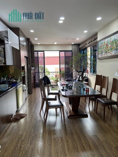 Bán nhà mặt phố Phan Văn Trường, 8 tầng thang máy, DTXD 43m2, MT4m. Chỉ 16 tỷ.