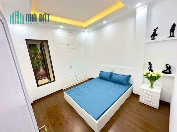 Bán căn nhà cực đẹp phố Thái Thịnh, Đống Đa - chủ tặng full nội thất cực xịn - ngõ nông, gần phố