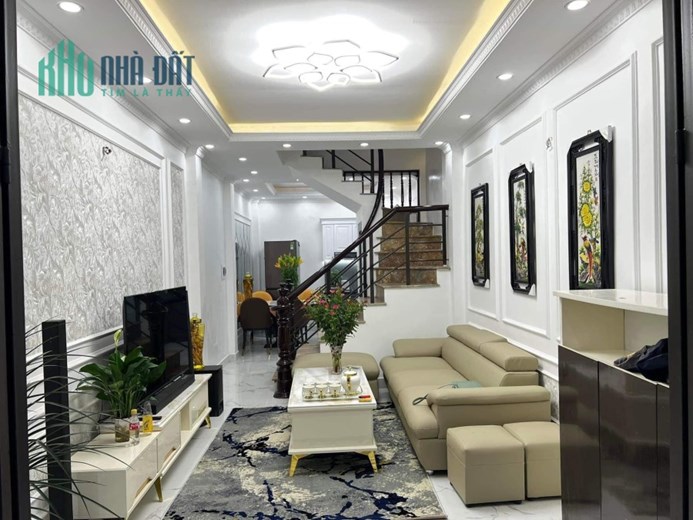 Bán nhà đẹp long lanh, xách va ly ở ngay - Đường Láng - Đống Đa chỉ 5.2 tỷ