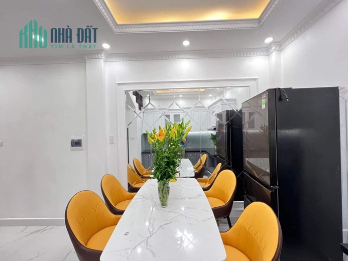 Bán nhà đẹp long lanh, xách va ly ở ngay - Đường Láng - Đống Đa chỉ 5.2 tỷ