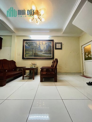 HIẾM-NHÀ ĐẸP Đại La hơn 2 Tỷ-26m2 x 3 Tầng-Lô GÓC-Mặt Tiền RỘNG-Gần ÔTÔ