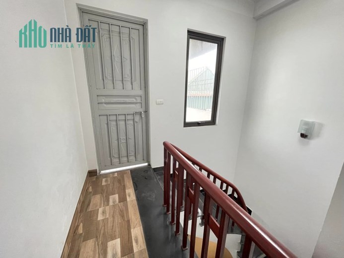 Bán căn nhà 68m2 phố Nghi Tàm, Tây Hồ Gara Ô tô 7 chỗ Kinh doanh siêu tốt 3.3 Tỷ