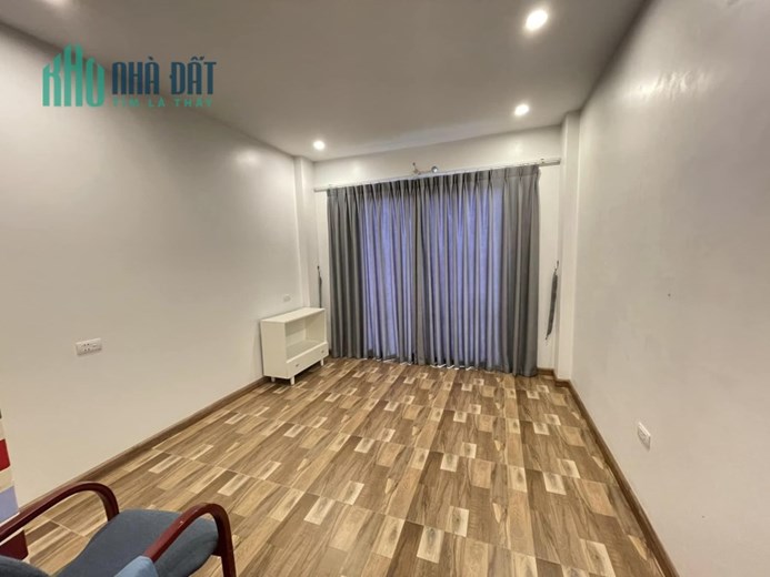 Bán ngôi nhà 66m2 phố Nghi Tàm, Tây Hồ Gara Ô tô Kinh doanh vô địch 3.3 Tỷ