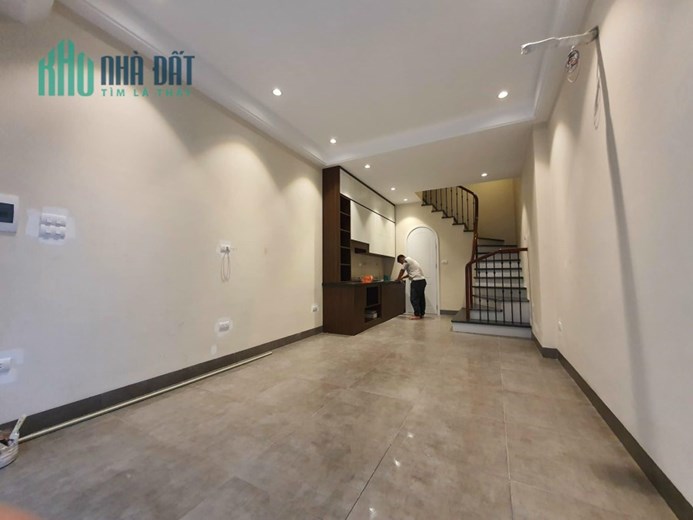 Bán nhà 69m2 phố Nghi Tàm, Tây Hồ Gara Ô tô 7 chỗ Kinh doanh vô đối 3.5 Tỷ