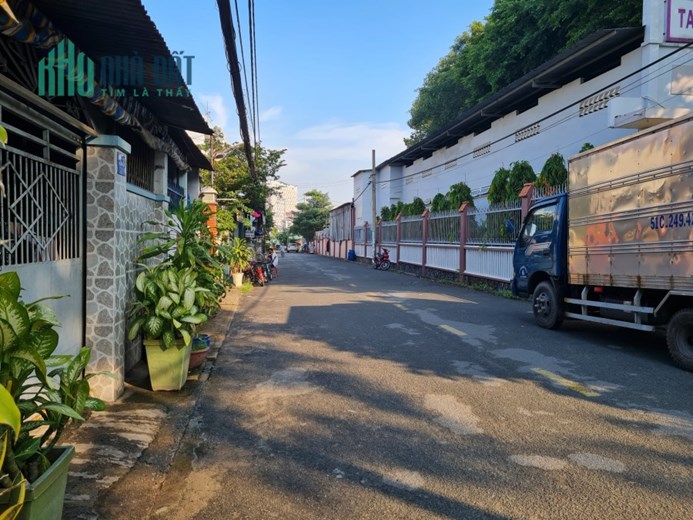 Bán Nhà 40m2 Linh Đông Thủ Đức, Phù Hợp Cho vk ck Trẻ. giá chỉ 1.xx Tỷ