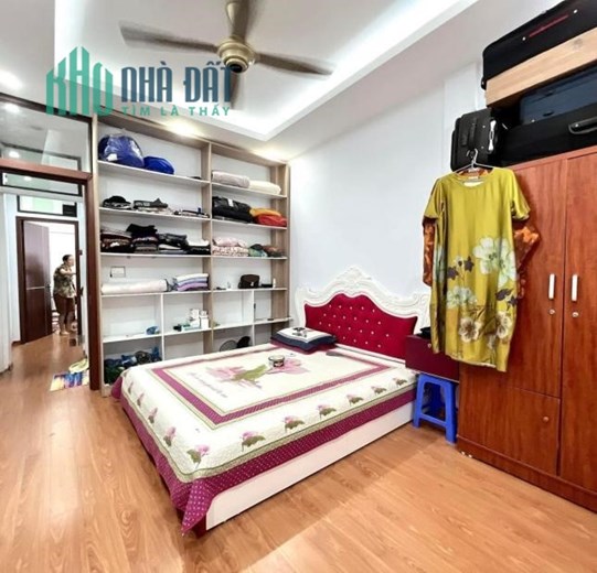 Bán nhà Hoàng Ngân: Cơ hội sở hữu căn hộ tuyệt đẹp tại vị trí đắc địa