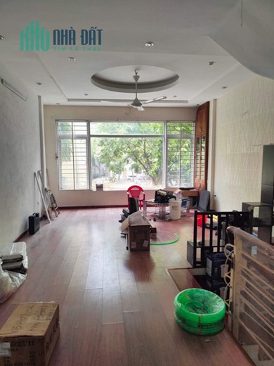 110m Giá Giao Dịch Hơn 11 Tỷ Phố Hoàng Quốc Việt Trung Tâm Cầu Giấy. Ô Tô Tải Đỗ Cửa. Kinh Doanh
