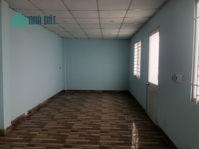 Xưởng cao đẹp có văn phòng, xây kiên cố lắp được cẩu Trục