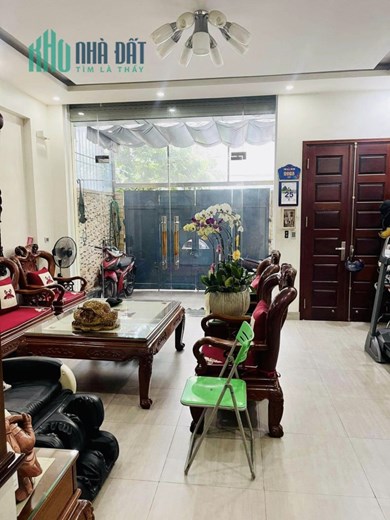 135m Nhỉnh 8 Tỷ Phố Hoàng Quốc Việt Cầu Giấy. Vài Bước Chân Ra Ô Tô Tránh. Cạnh Nhiều Trường Đại