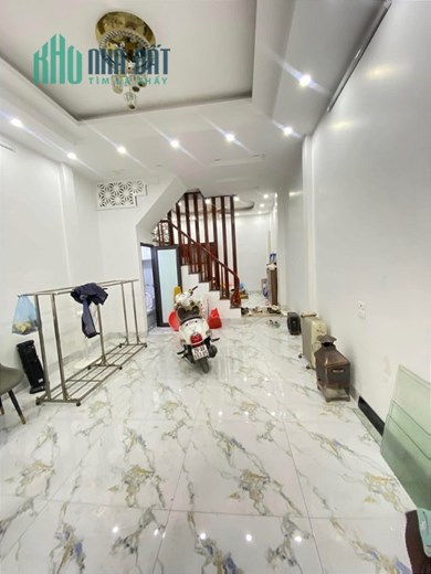 Nhà mới phố Trung Liệt, Đống Đa, 41 x 5 tầng, kinh doanh, ô tô vào nhà, gần phố, ở luôn.
