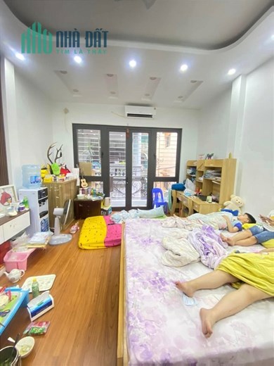 Nhà mới phố Trung Liệt, Đống Đa, 41 x 5 tầng, kinh doanh, ô tô vào nhà, gần phố, ở luôn.
