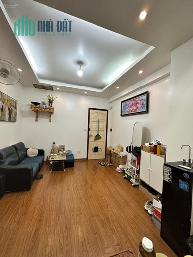 Chính chủ cần bán căn chung cư toà N2B Trung Hoà Nhân Chính dt 70m2,3 p 1wc phun nội thất 2,x tỷ