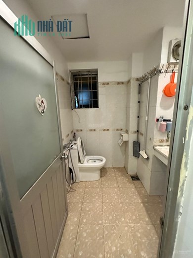 Chính chủ cần bán căn chung cư toà N2B Trung Hoà Nhân Chính dt 70m2,3 p 1wc phun nội thất 2,x tỷ