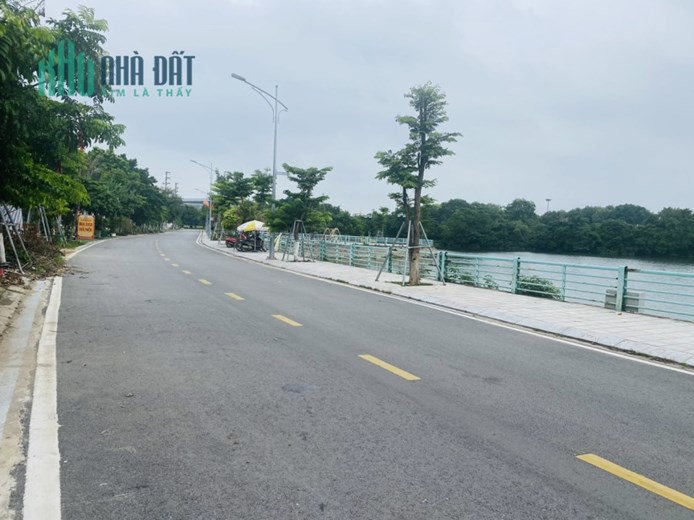 Cho thuê 140m2 đất view hồ Bảo Sơn, Liên Bảo, Vĩnh Yên 10tr/ tháng.Liên hệ: 0986.454.393