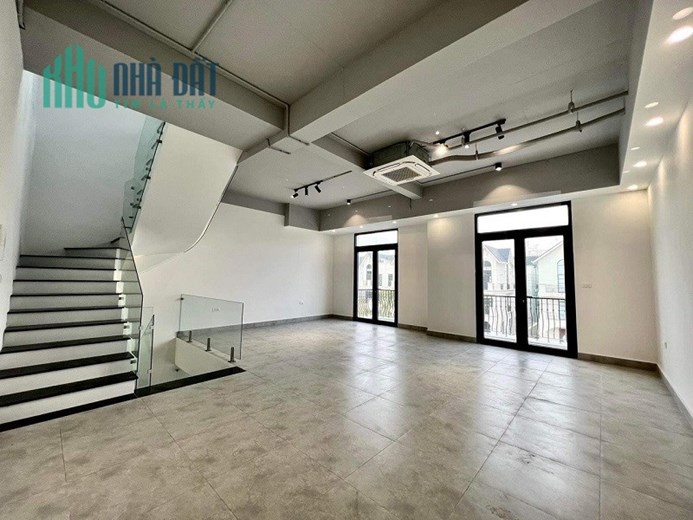 Chủ nhà cần cho thuê gấp Shophouse đường Hải Âu 2 dự án Vinhomes Gia Lâm