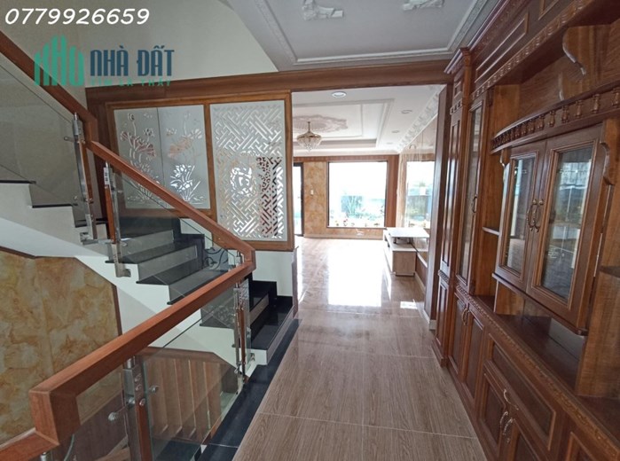 Nhà 3 Tầng, hơn 200m2, Bình Lợi, Bình Thạnh, sổ vuông vức, giá đẹp