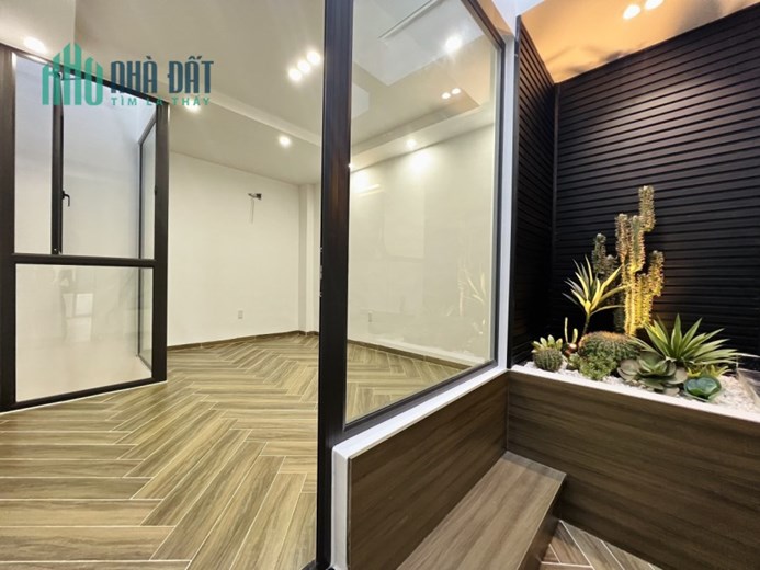 6.BÁN NHÀ ĐỘC LẬP 4 TẦNG MỚI ĐẸP NGAY NGÃ 4 CƠ ĐIỆN