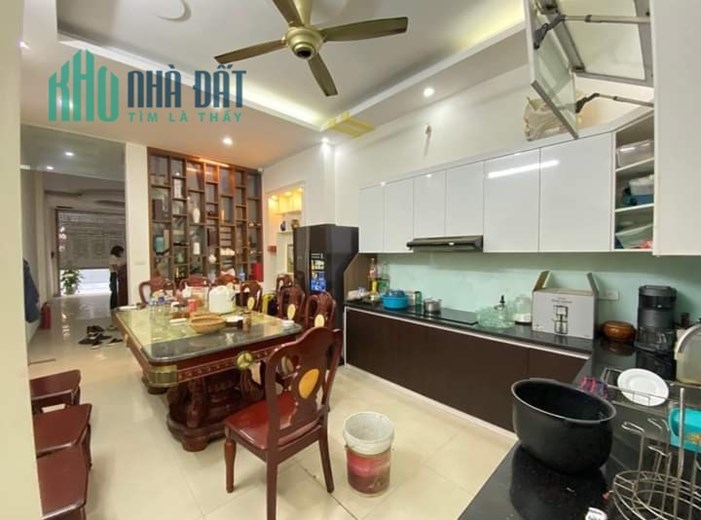 Bán đất tặng nhà 4T ở ngay Trần Duy Hưng, ngõ nông, ô tô 60m x 11.75 tỷ
