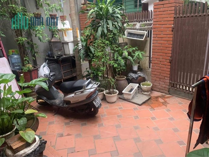 Bán đất Tứ Liên Tây Hồ 40m ra oto tránh ngõ trước nhà 2.5m dt 96m mặt tiền 6m
7.8 tỷ