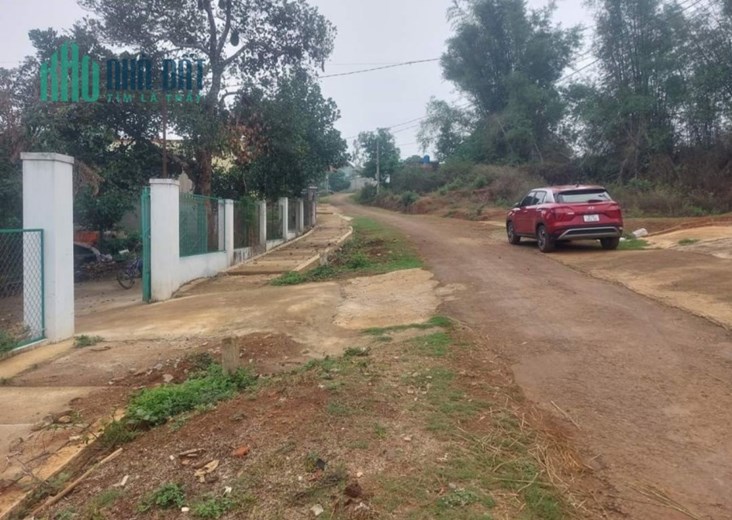 CẦN BÁN GẤP Lô Đất 2 Mặt Tiền Cực Đẹp Tại Hẻm 230 Nguyễn Chí Thanh, Pleiku