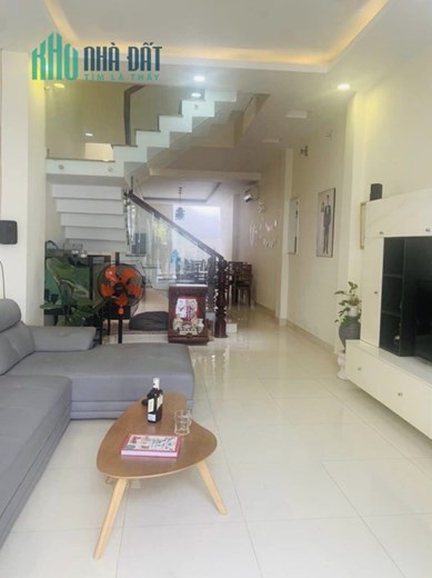 Bán nhà mặt tiền P.Trường Thọ - 185m2 3 tầng - Sân để ô tô siêu rộng