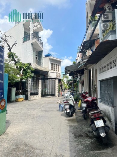 Cho thuê nhà hẻm xe hơi thông Hưng Phú, Dã Tượng P10Q8 - Giá 6.5 Triệu