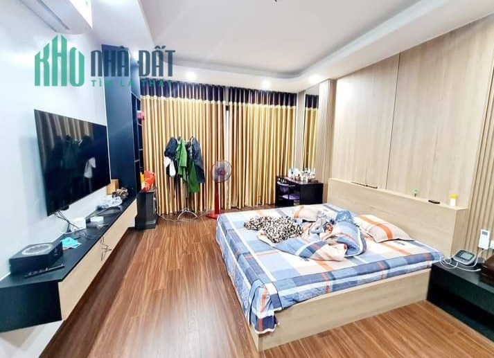 Mặt phố Đặng Thùy Trâm - Hoàng Quốc Việt 74m x 6T x 29 tỷ, vỉa hè, kinh doanh vô địch
