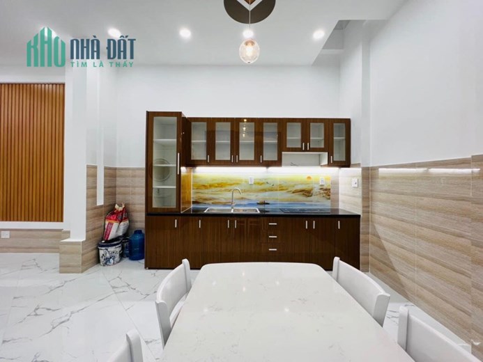 BÁN GẤP NHÀ HẺM XE TẢI TRÁNH NGUYỄN VĂN LINH, BÌNH THUẬN, 2 TẦNG, RỘNG 4.5M BỀ THẾ  CHỈ 8 TỶ NHỈNH