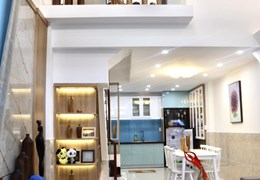 BÁN GẤP NHÀ HẺM XE TẢI TRÁNH NGUYỄN VĂN LINH, BÌNH THUẬN, 2 TẦNG, RỘNG 4.5M BỀ THẾ  CHỈ 8 TỶ NHỈNH