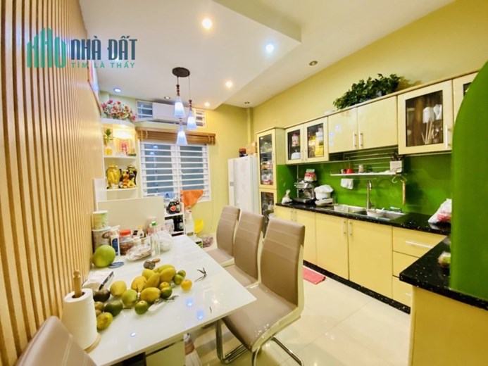 VIP HOÀNG HOA THÁM - NGAY NHÀ GA T3 - Hẻm nhựa 10M - 5 tầng BTCT thiết kế hiện đại - GIÁ CHỈ NHỈNH