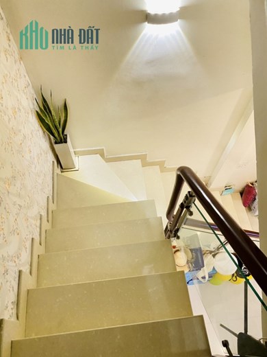 VIP HOÀNG HOA THÁM - NGAY NHÀ GA T3 - Hẻm nhựa 10M - 5 tầng BTCT thiết kế hiện đại - GIÁ CHỈ NHỈNH