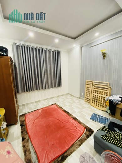 Bán Nhà Lạc Long Quân - HXH Tránh - 4 tầng BTCT - 35m2 Hiếm