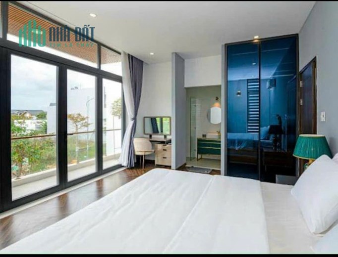 Cần bán gấp Biệt thự Sân Vườn 3 Tầng có Hồ Bơi Khu VIP Eurovillage2 Hòa Xuân Đà Nẵng