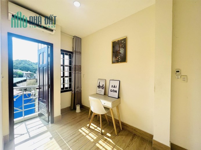 GIÁ TỐT CHỐT NGAY!! Cho thuê Căn Hộ Balcon đường Nguyễn Kiệm, quận Phú Nhuận, gần sân bay Tân Sơn