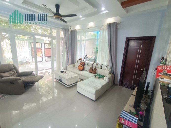 VILLA NAM VIỆT Á , PHÂN LÔ BIỆT THỰ . VÀI BƯỚC RA SÔNG HÀN. GẦN LÃNH SỨ QUÁN HÀN. 200M.  NGANG 10m