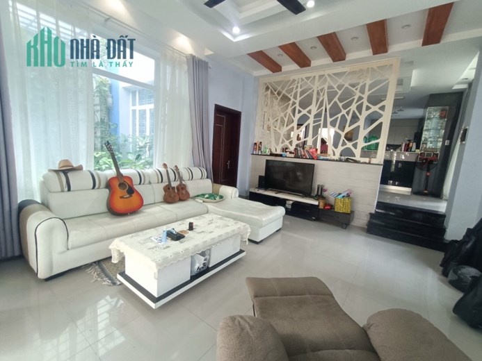 VILLA NAM VIỆT Á , PHÂN LÔ BIỆT THỰ . VÀI BƯỚC RA SÔNG HÀN. GẦN LÃNH SỨ QUÁN HÀN. 200M.  NGANG 10m