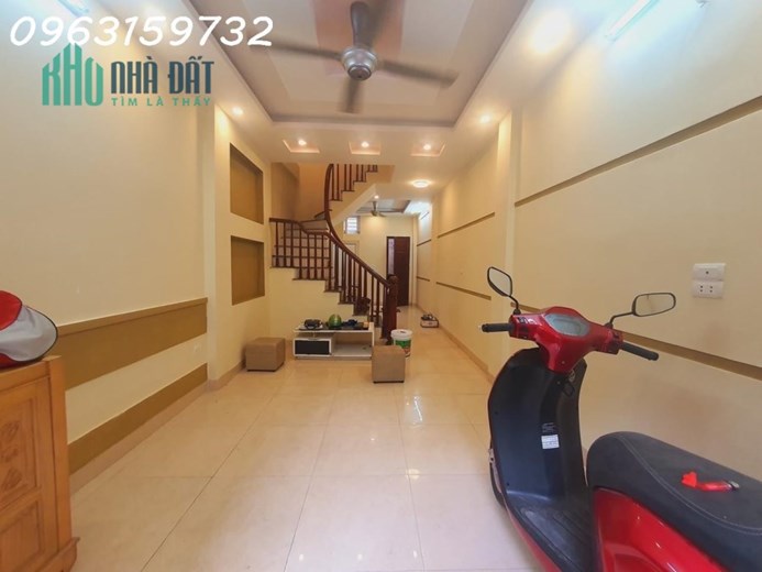 BÁN NHÀ NGUYỄN TUÂN THANH XUÂN GẦN ĐH QUỐC GIA ,53M2 5 TẦNG Ô TÔ ĐỖ CỬA NHỈNH 5 TỶ