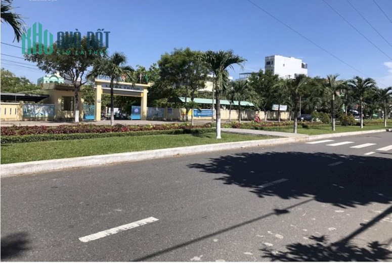BÁN CĂN NHÀ 2 TẦNG ĐƯỜNG 30M SÁT SÔNG HÀN GIÁ RẺ NHẤT THỊ TRƯỜNG NGAY CẠNH SIÊU DỰ ÁN CỦA SUN GROUP