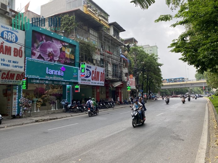 Chính chủ cần cho thuê nhà ở mặt đường Láng, vị trí đẹp thuận tiện kinh doanh.