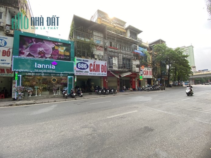 Chính chủ cần cho thuê nhà ở mặt đường Láng, vị trí đẹp thuận tiện kinh doanh.