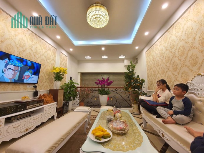 ⚜️ Bán nhà Mặt Phố Nguyễn Trường Tộ, Ba Đình 120m2 C4 MT 5.5m, Chỉ 65 Tỷ ⚜️