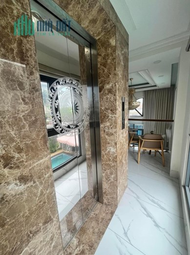 Bán Nhà Linh Xuân Thủ Đức 302m2 5 Tầng Giá 15 Tỷ 8 Ngang 12m
