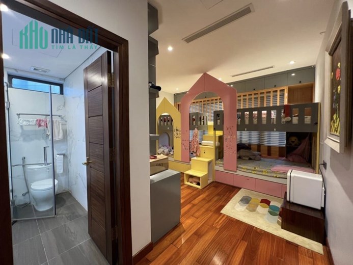 ⚜️ Bán Biệt Thự Lô Góc Mỹ Đình, Từ Liêm, Lâu Đài,  135m2 3T MT 21m, Chỉ 35 Tỷ ⚜️