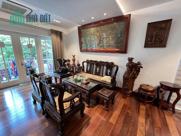 💥Bán Biệt thự Lão thành Cách Mạng 300m2 - Vị trí đắc địa - Nội thất tuyệt đỉnh, chỉ 95 tỷ💥