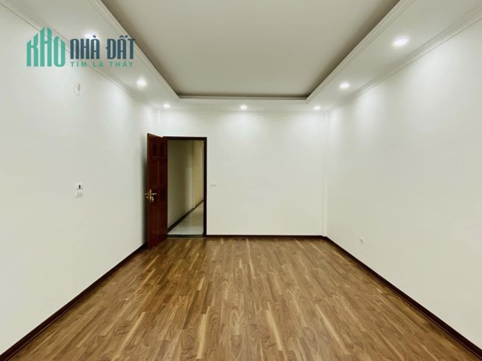 SIÊU PHẨM NHÀ PHÂN LÔ Ô TÔ TRÁNH - XÂY MỚI HIỆN ĐẠI CAO CẤP - KINH DOANH VĂN PHÒNG.