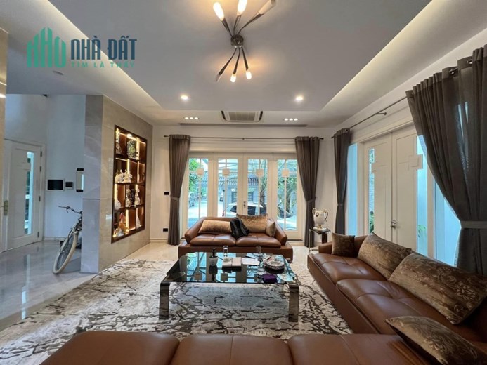 💥Bán Biệt thự Lão thành Cách Mạng 300m2 - Vị trí đắc địa - Nội thất tuyệt đỉnh, chỉ 95 tỷ💥