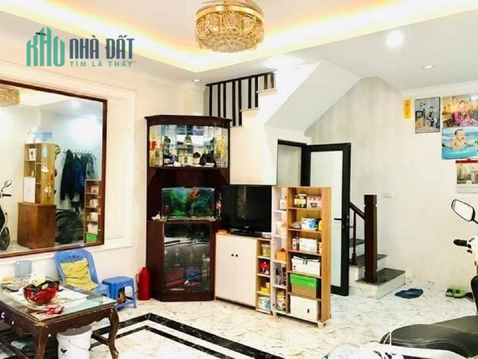 NHỈNH 3 TỶ - NHÀ THẠCH BÀN - LONG BIÊN - NHÀ ĐẸP LUNG LINH - NGÕ RỘNG, OTO VÀO NHÀ, GẦN CHỢ, TRƯỜNG