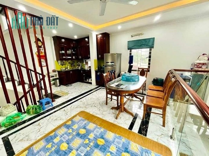 NHỈNH 3 TỶ - NHÀ THẠCH BÀN - LONG BIÊN - NHÀ ĐẸP LUNG LINH - NGÕ RỘNG, OTO VÀO NHÀ, GẦN CHỢ, TRƯỜNG